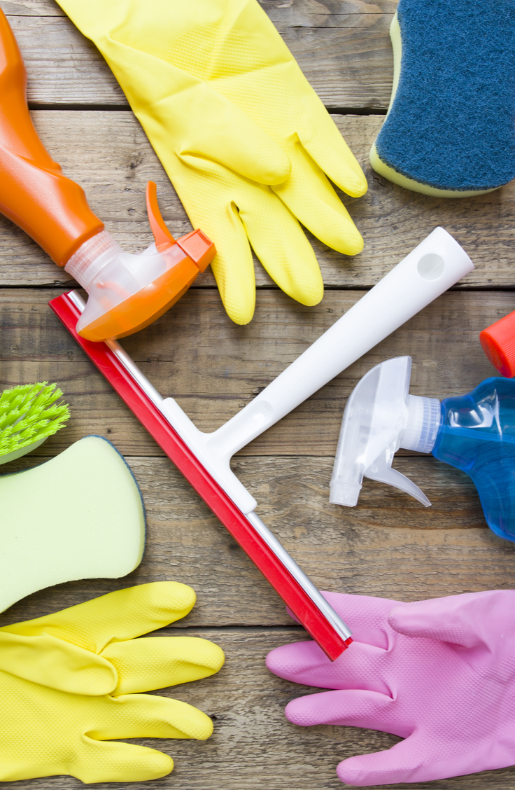 Spring is here, do you know what that means? It's time to clean your house and make it positively SPOTLESS. These super easy housecleaning tips will make it easy to whip your home into spic and span shape.
